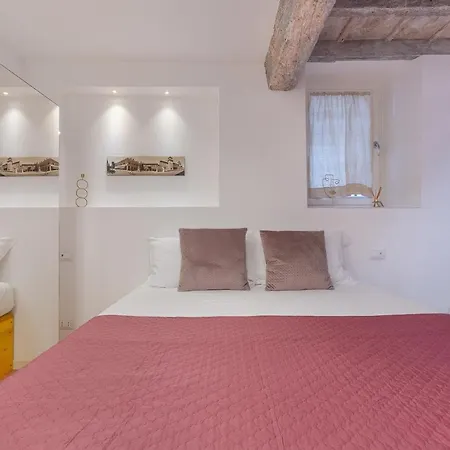 Апартаменты Mignon Lilac House