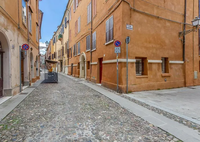 Guesthost - Mignon Lilac House Daire